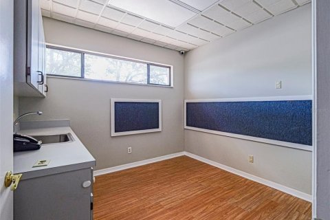Immobilier commercial à louer à Vero Beach, Floride: 294.31 m2 № 2166346 - photo 25
