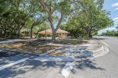Immobilier commercial à Vero Beach, Floride 294.31 m2 № 2166346