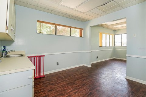 Immobilier commercial à louer à Vero Beach, Floride: 294.31 m2 № 2166346 - photo 7