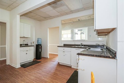 Immobilier commercial à louer à Vero Beach, Floride: 294.31 m2 № 2166346 - photo 10