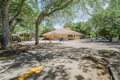 Immobilier commercial à louer à Vero Beach, Floride: 294.31 m2 № 2166346 - photo 13