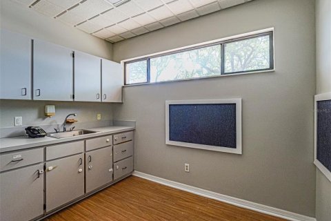 Immobilier commercial à louer à Vero Beach, Floride: 294.31 m2 № 2166346 - photo 26