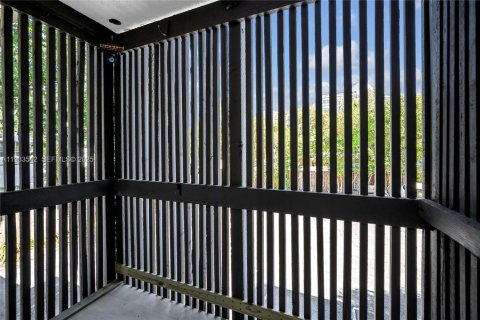 Apartamento en alquiler en Miami, Florida, 2 dormitorios, 62.89 m2 № 1991247 - foto 9