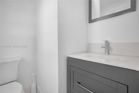 Apartamento en alquiler en Miami, Florida, 2 dormitorios, 62.89 m2 № 1991247 - foto 19