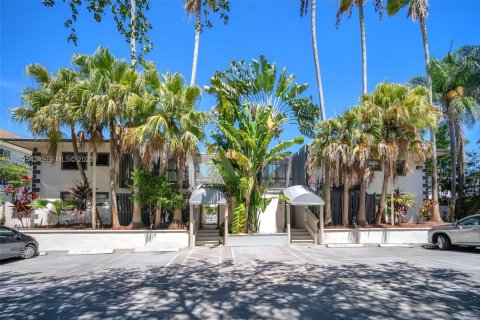 Apartamento en alquiler en Miami, Florida, 2 dormitorios, 62.89 m2 № 1991247 - foto 23