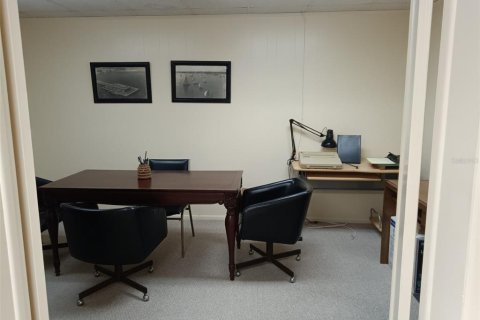 Commercial property in Saint Petersburg, Florida 255.48 sq.m. № 2105767 - photo 7