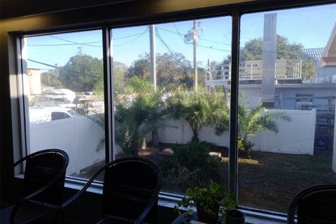 Commercial property in Saint Petersburg, Florida 255.48 sq.m. № 2105767 - photo 11