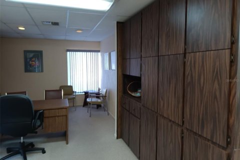 Commercial property in Saint Petersburg, Florida 255.48 sq.m. № 2105767 - photo 4