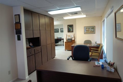 Commercial property in Saint Petersburg, Florida 255.48 sq.m. № 2105767 - photo 9