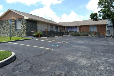 Propiedad comercial en Saint Petersburg, Florida 255.48 m2 № 2105767