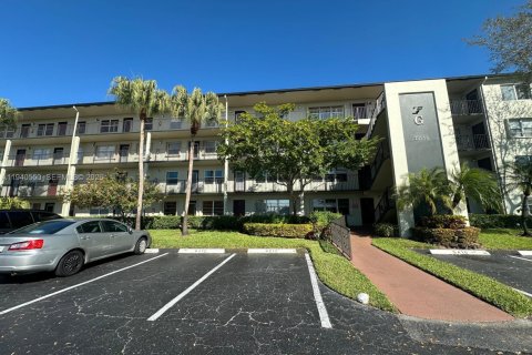 Снять в аренду кондоминиум в Пемброк-Пайнс, Флорида 2 спальни, 88.54м2, № 1998759 - фото 7