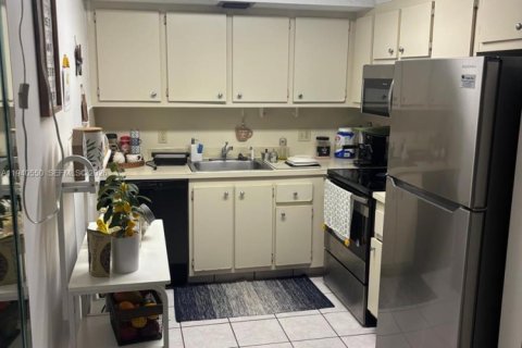 Снять в аренду кондоминиум в Пемброк-Пайнс, Флорида 2 спальни, 88.54м2, № 1998759 - фото 8