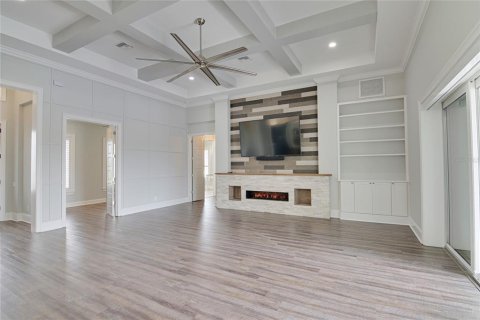 House in Dundee, Florida 5 bedrooms, 370.87 sq.m. № 1906645 - photo 11