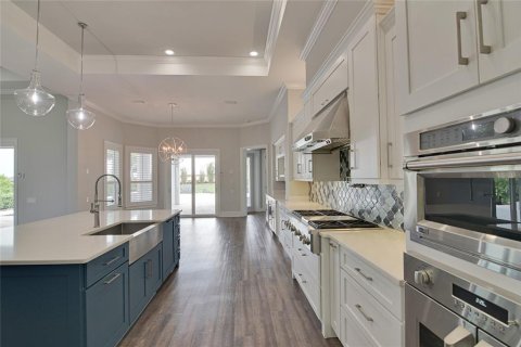 House in Dundee, Florida 5 bedrooms, 370.87 sq.m. № 1906645 - photo 26