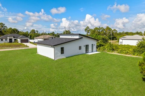 Casa en venta en Lehigh Acres, Florida, 3 dormitorios № 2278772 - foto 4