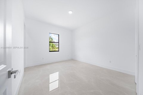 Casa en venta en Lehigh Acres, Florida, 3 dormitorios № 2278772 - foto 20