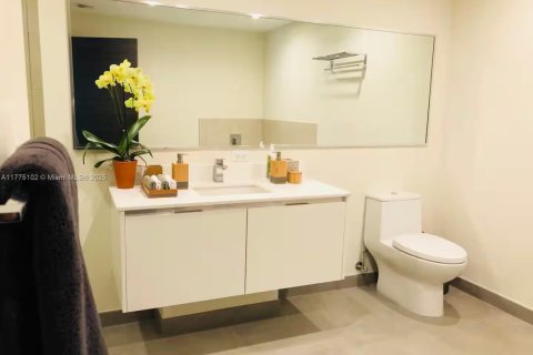 Купить кондоминиум в Холливуд, Флорида 1 спальня, 75.99м2, № 1980272 - фото 16