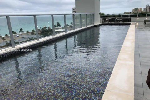 Купить кондоминиум в Холливуд, Флорида 1 спальня, 75.99м2, № 1980272 - фото 18