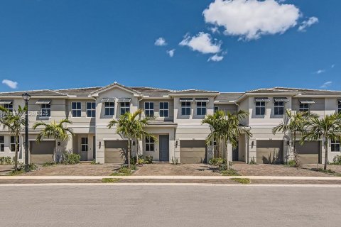 Снять в аренду таунхаус в Пемброк-Пайнс, Флорида 4 спальни, 182.27м2, № 1929712 - фото 1