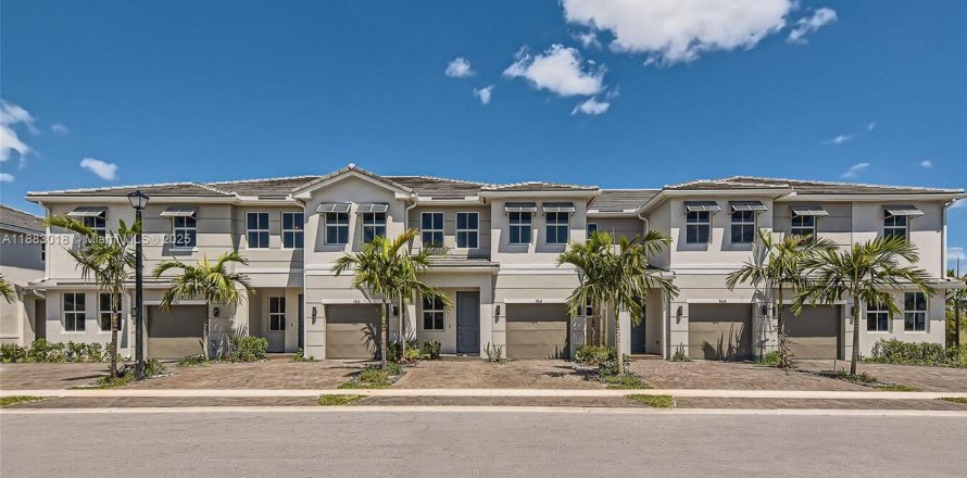 Таунхаус в Пемброк-Пайнс, Флорида 4 спальни, 182.27м2 № 1929712