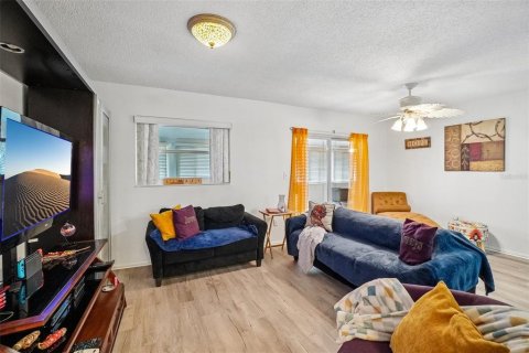 Condominio en venta en Pinellas Park, Florida, 3 dormitorios, 157.93 m2 № 2222250 - foto 10