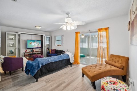 Condominio en venta en Pinellas Park, Florida, 3 dormitorios, 157.93 m2 № 2222250 - foto 9