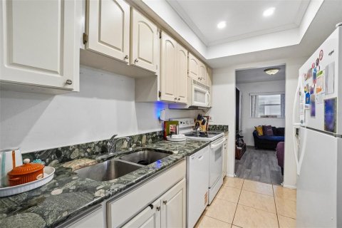 Condominio en venta en Pinellas Park, Florida, 3 dormitorios, 157.93 m2 № 2222250 - foto 15