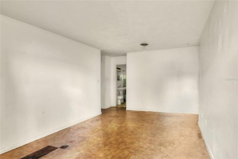 Immobilier commercial à louer à Winter Haven, Floride: 432 m2 № 2102920 - photo 27