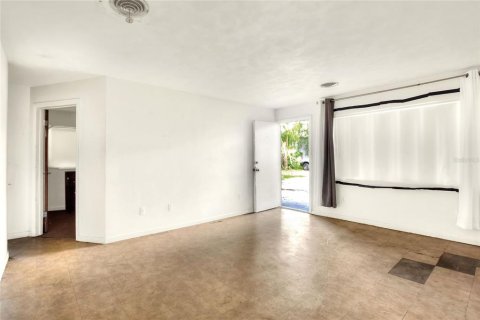 Immobilier commercial à louer à Winter Haven, Floride: 432 m2 № 2102920 - photo 28