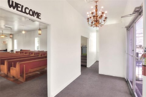 Immobilier commercial à louer à Winter Haven, Floride: 432 m2 № 2102920 - photo 9