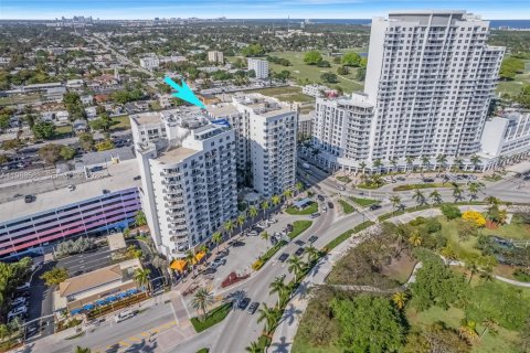 Купить кондоминиум в Холливуд, Флорида 1 спальня, 73.86м2, № 2056986 - фото 1