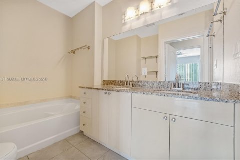 Купить кондоминиум в Холливуд, Флорида 1 спальня, 73.86м2, № 2056986 - фото 22