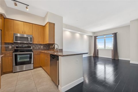 Купить кондоминиум в Холливуд, Флорида 1 спальня, 73.86м2, № 2056986 - фото 11