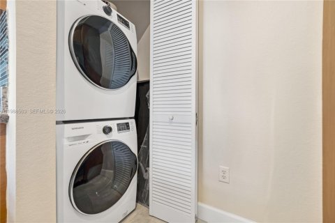 Купить кондоминиум в Холливуд, Флорида 1 спальня, 73.86м2, № 2056986 - фото 28