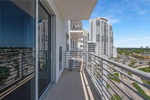 Купить кондоминиум в Холливуд, Флорида 1 спальня, 73.86м2, № 2056986 - фото 8