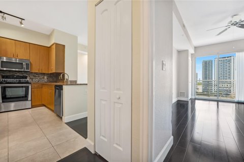 Купить кондоминиум в Холливуд, Флорида 1 спальня, 73.86м2, № 2056986 - фото 24