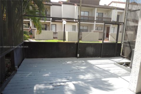 Touwnhouse à louer à Doral, Floride: 2 chambres, 129.32 m2 № 1930727 - photo 8
