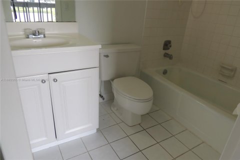 Touwnhouse à louer à Doral, Floride: 2 chambres, 129.32 m2 № 1930727 - photo 19