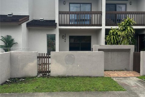 Townhouse in Doral, Florida 2 bedrooms, 129.32 sq.m. № 1930727 - photo 2