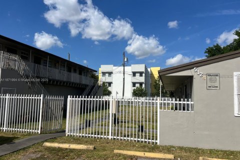 Appartement à Miami, Floride 1 chambre, 55.74 m2 № 2194801