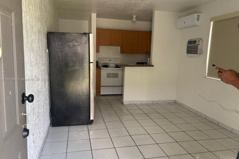 Appartement à louer à Miami, Floride: 1 chambre, 55.74 m2 № 2194801 - photo 3