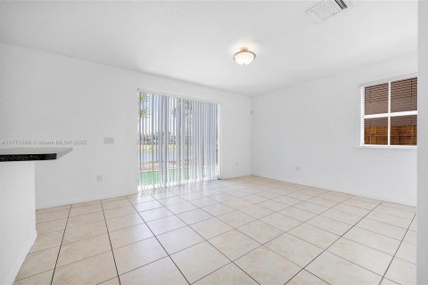 Снять в аренду виллу или дом в Майами, Флорида 5 спален, 220.92м2, № 1957547 - фото 10