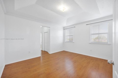 Снять в аренду виллу или дом в Майами, Флорида 5 спален, 220.92м2, № 1957547 - фото 20