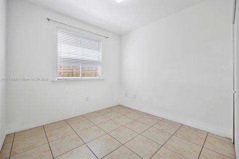 Снять в аренду виллу или дом в Майами, Флорида 5 спален, 220.92м2, № 1957547 - фото 15