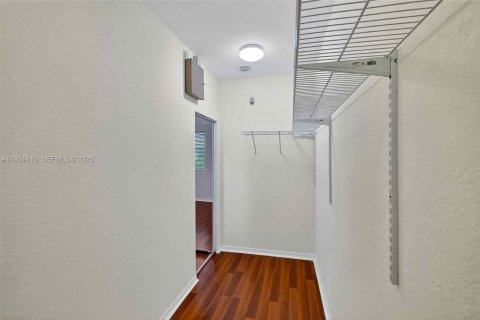 Casa en alquiler en Cutler Bay, Florida, 3 dormitorios, 197.51 m2 № 1992754 - foto 28