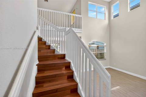 Casa en alquiler en Cutler Bay, Florida, 3 dormitorios, 197.51 m2 № 1992754 - foto 8