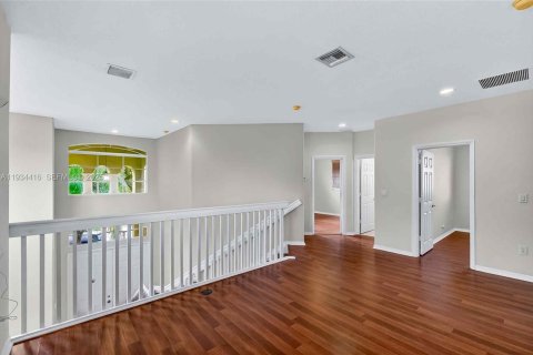 Casa en alquiler en Cutler Bay, Florida, 3 dormitorios, 197.51 m2 № 1992754 - foto 25