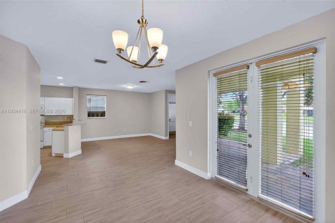 Casa en alquiler en Cutler Bay, Florida, 3 dormitorios, 197.51 m2 № 1992754 - foto 15