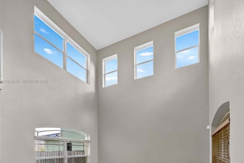 Casa en alquiler en Cutler Bay, Florida, 3 dormitorios, 197.51 m2 № 1992754 - foto 11