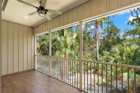 Townhouse in Saint Petersburg, Florida 3 bedrooms, 178.37 sq.m. № 1866784 - photo 11